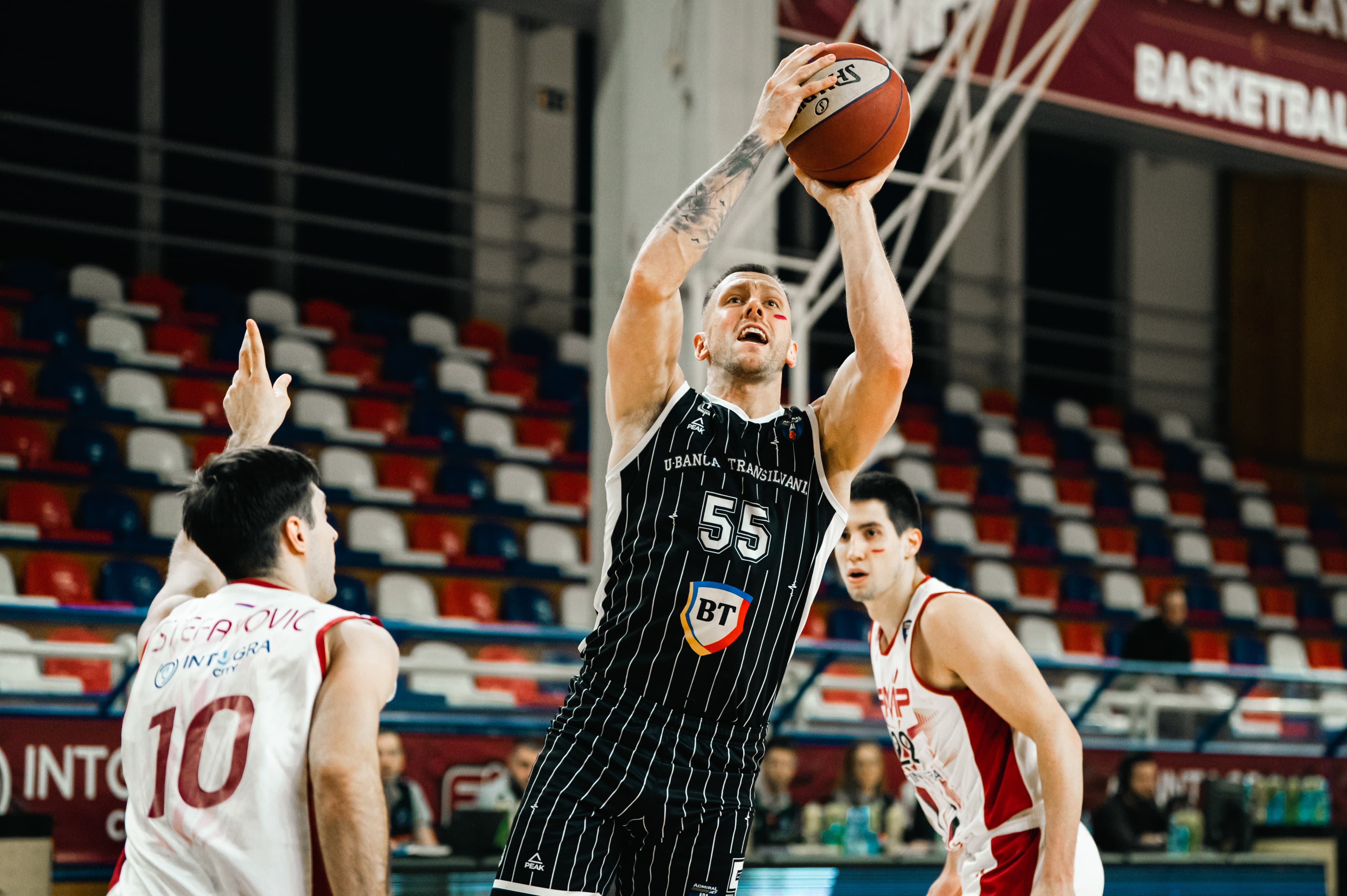 Baschet masculin: Campioana U BT Cluj, debut cu victorie în semifinala Ligii Naţionale, cu SCMU Crai