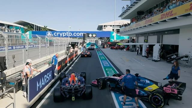 2026 Miami GP Sprint Qualifying: Verstappen squeezes past Colapinto in the pit lane