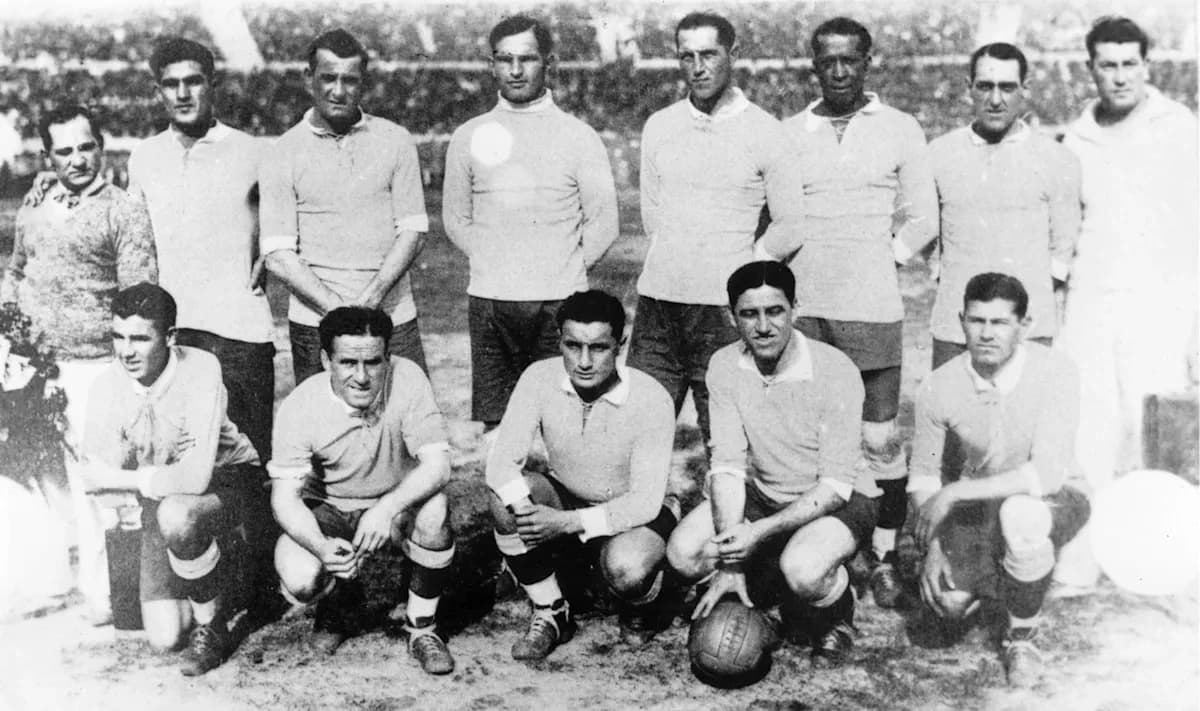 23 days to the World Cup: Uruguay lifts the inaugural trophy at home