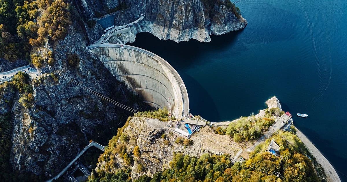 300 de sportivi din 11 ţări se vor întrece pe Transfăgărăşan la unul dintre cele mai spectaculoase t