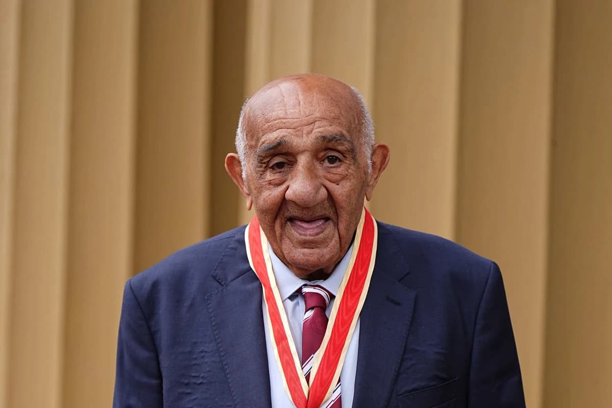 A giant of a man in every way โ Rugby league great Sir Billy Boston dies aged 92