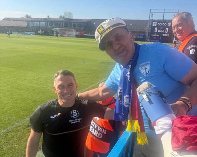 A postat imaginea: Istvan Kovacs, lângă Nea Gică!