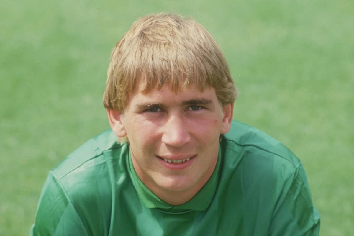 Alan Knight: Portsmouth pay tribute after ‘The Legend’ dies aged 65