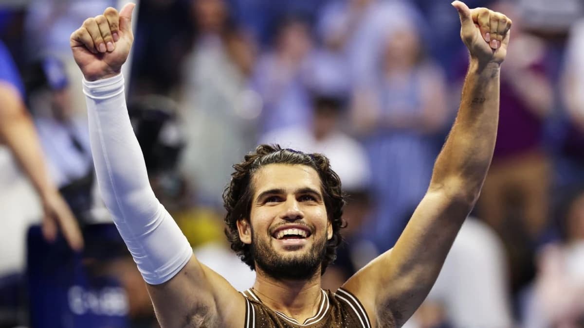 Alcaraz drops 1st set, nearly flawless rest of way