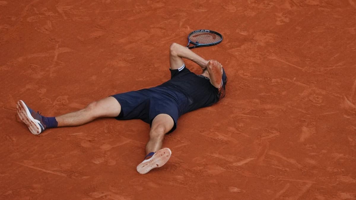 Alexander Zverev wins the French Open to finally earn a 1st Grand Slam title