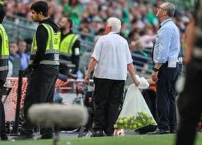 Alte proteste împotriva Israelului » Mingi de tenis cu steagul Palestinei aruncate pe teren