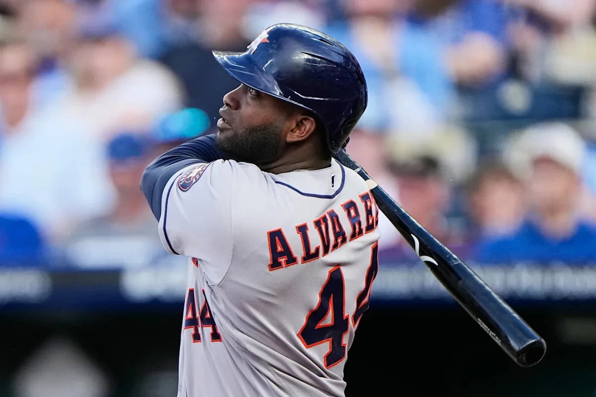 Alvarez hits 2 HRs, including a grand slam, in the first inning as Astros beat Royals 10-8