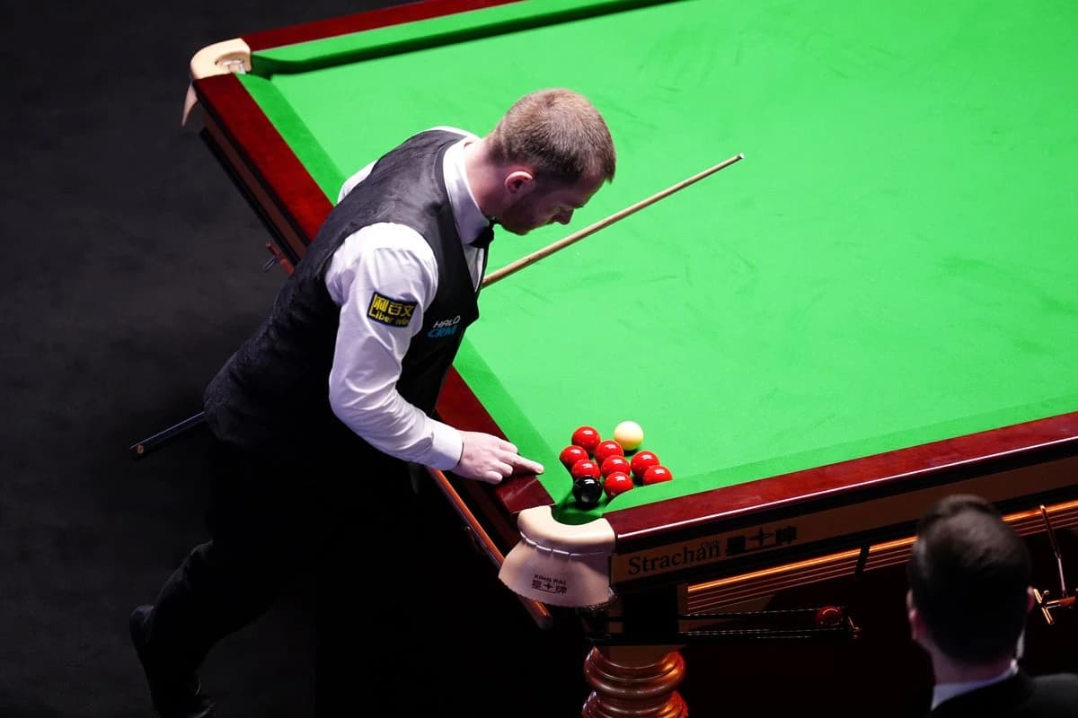 ‘An embarrassment to snooker’: Pundits fume as Mark Allen and Wu Yize play out longest frame in Cruc