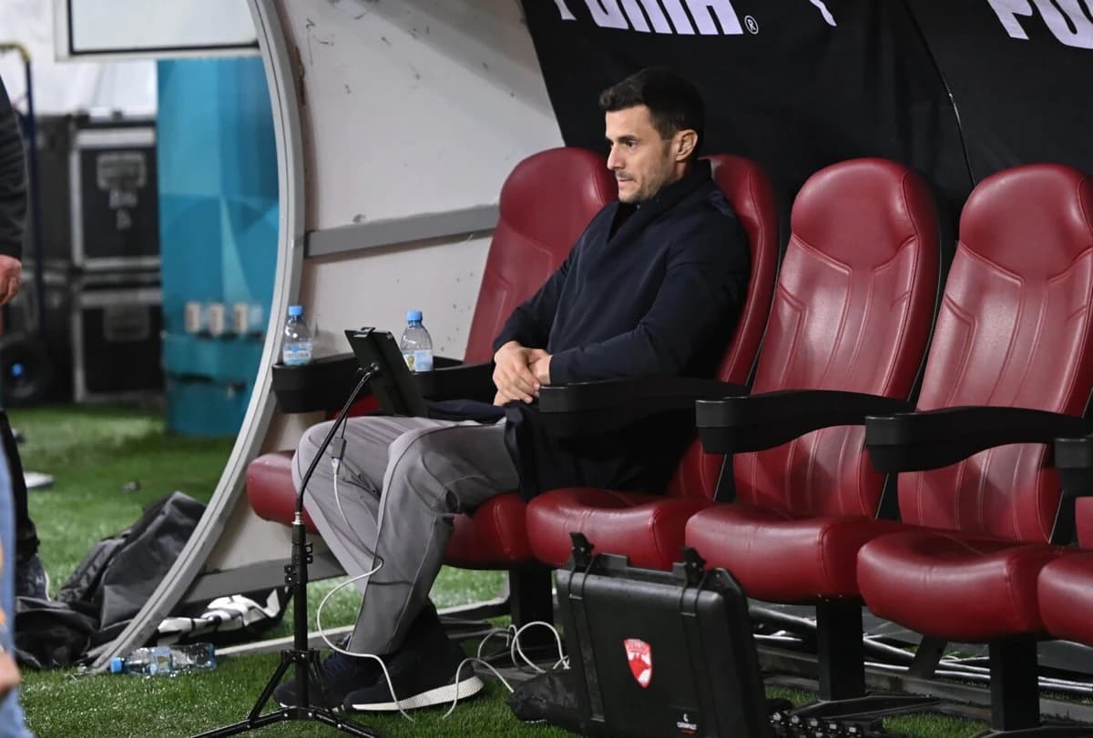 Andrei Nicolescu, consolat de Anamaria Prodan după Dinamo – Universitatea Craiova! Imagini de senzaț