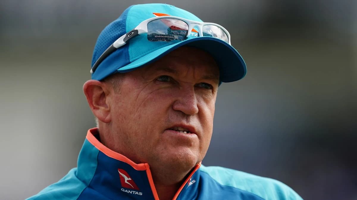 Andy Flower rules himself out of England men's Test head coach job to succeed Brendon McCullum