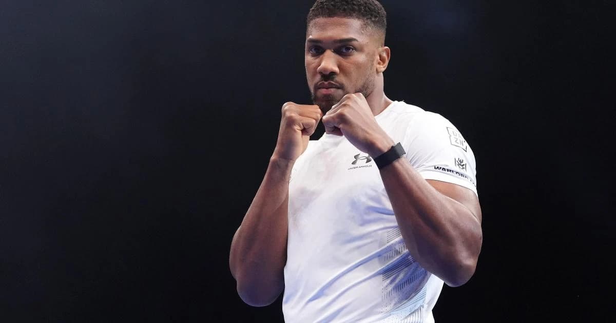 Anthony Joshua on track to fight Tyson Fury in November – Eddie Hearn