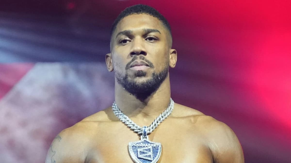 Anthony Joshua right to take warm-up before Tyson Fury, says Ben Davison | 'Most people can’t even c
