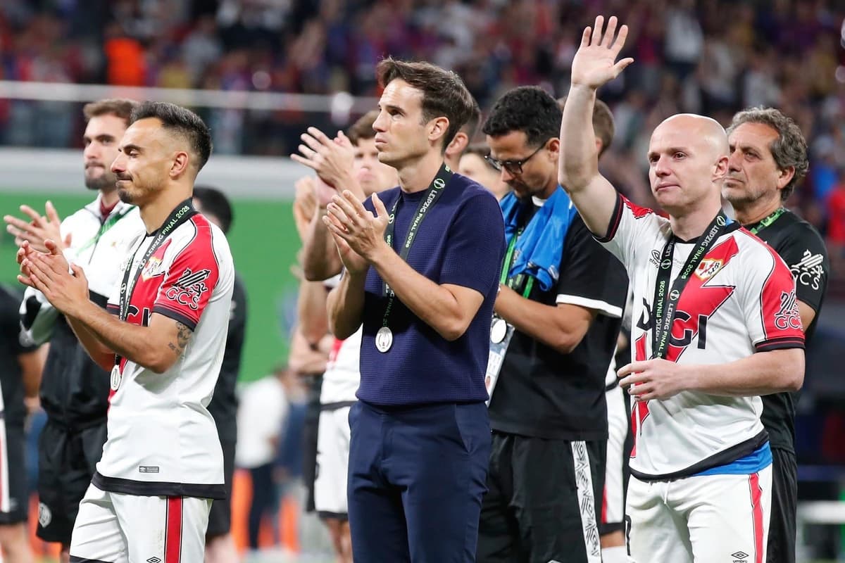 Antrenorul Inigo Pérez părăseşte Rayo Vallecano după ce a dus echipa lui Raţiu în prima sa finală, î