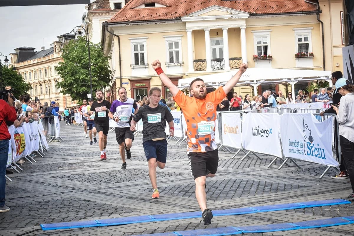 Aproape 11.000 de alergători s-au înscris la Maratonul Internațional Sibiu 2026. Cel mai în vârstă a