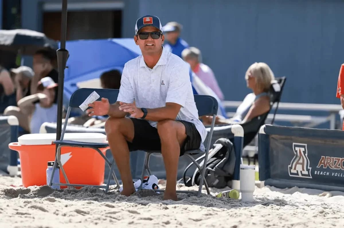 Arizona signs beach volleyball coach Steve Walker to 2-year extension