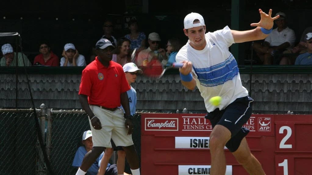 Arkansas cutting tennis prompts backlash from former pro: 'This is a travesty'
