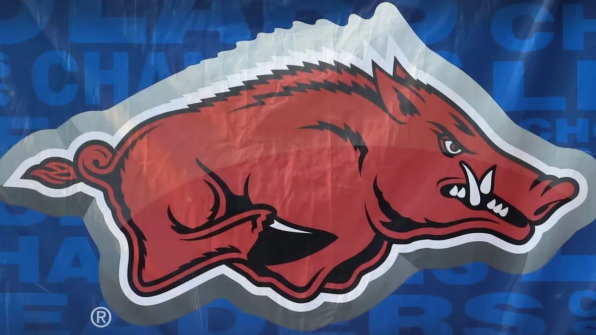 Arkansas to drop men's and women's tennis for financial reasons