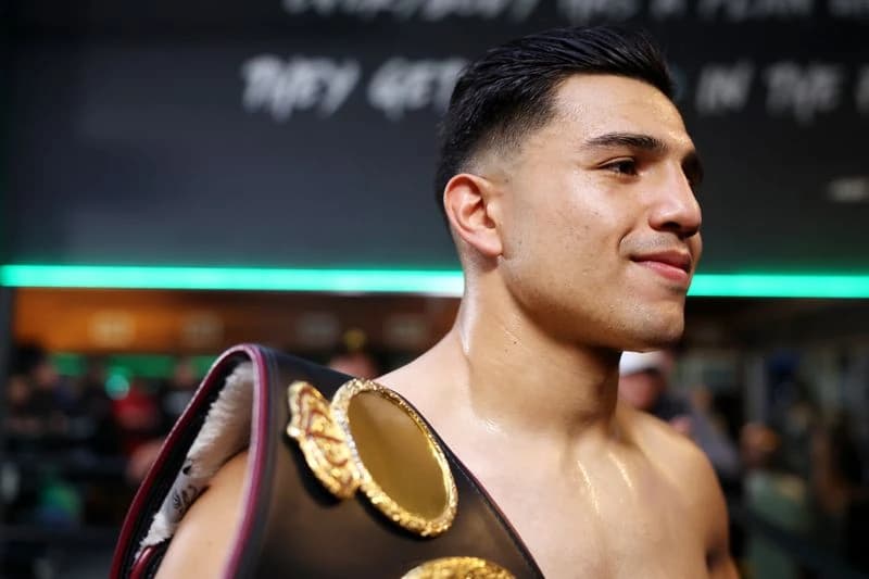 Armando Resendiz eyes Canelo with Jaime Munguia on deck