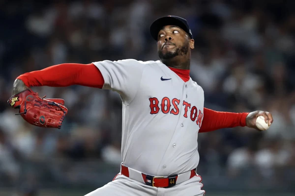 Aroldis Chapman breaks MLB all-time strikeout record among relievers