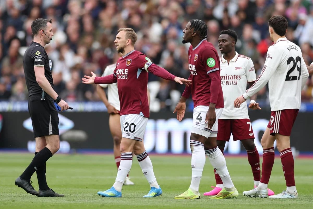Arsenal edge towards Premier League title as VAR rules out dramatic West Ham goal