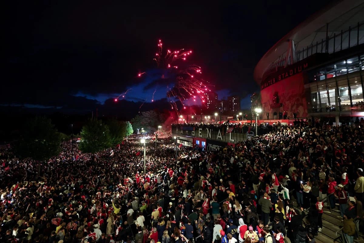 Arsenal fans celebrate Premier League title after Man City draw at Bournemouth - live reaction