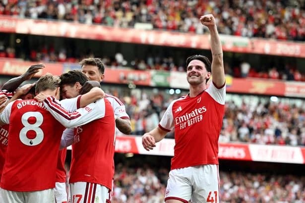 Arsenal show new style as free-flowing champions see off Chelsea to remain perfect