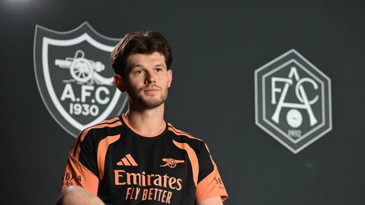 Arsenal sign goalkeeper Illan Meslier from Leeds