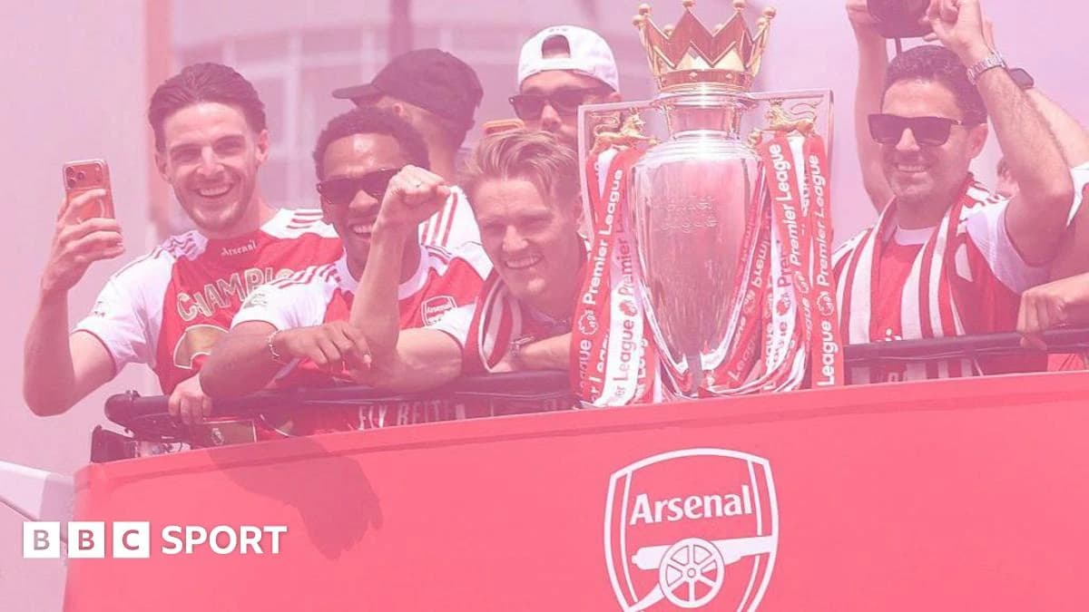 Arsenal title parade: Gunners' men celebrate Premier League success with bus parade