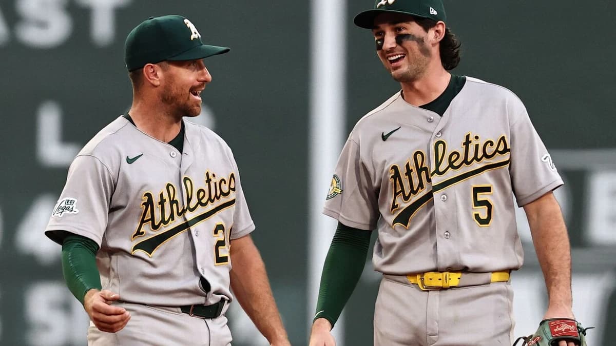 A's Wilson sets record with 111th errorless game