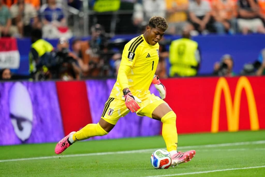 Aston Villa, acord pentru transferul portarului Zion Suzuki de la Parma, pentru 35 de milioane euro