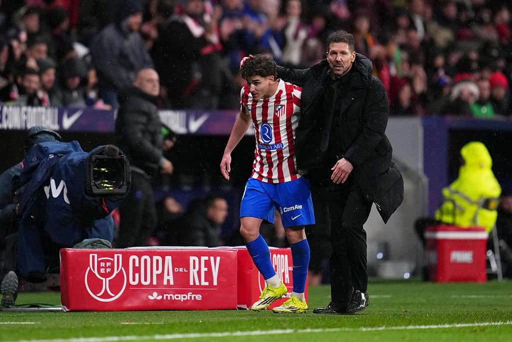 Atletico Madrid o reclamă pe Barcelona la FIFA din cauza lui Julian Alvarez