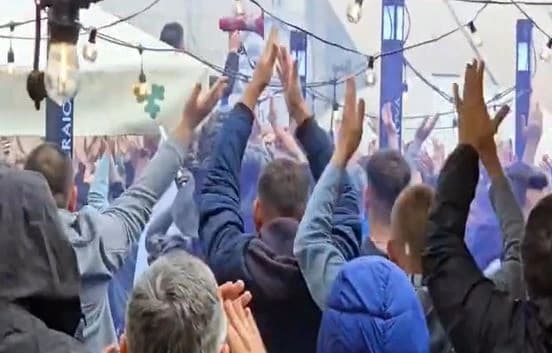 Atmosferă incendiară înainte de Universitatea Craiova – U Cluj. Fanii au făcut show pe străzi şi vor