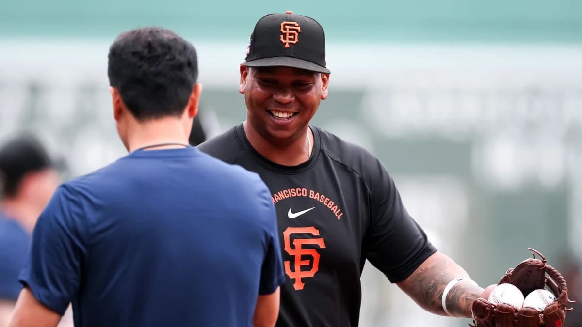 Back at Fenway, Devers shuns talk of messy split