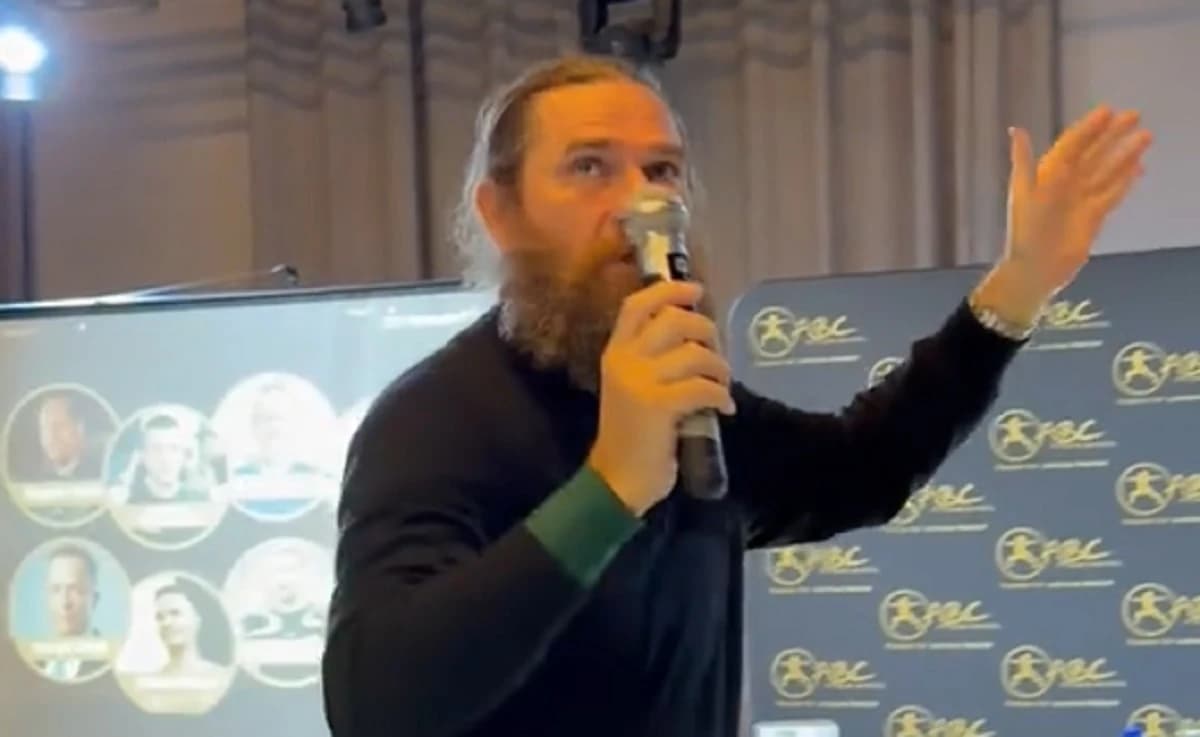 “Băi, de unde sunt ăştia?” Alexandru Tudor, episod genial cu Zidane şi Desailly. Apariţie rară a fos