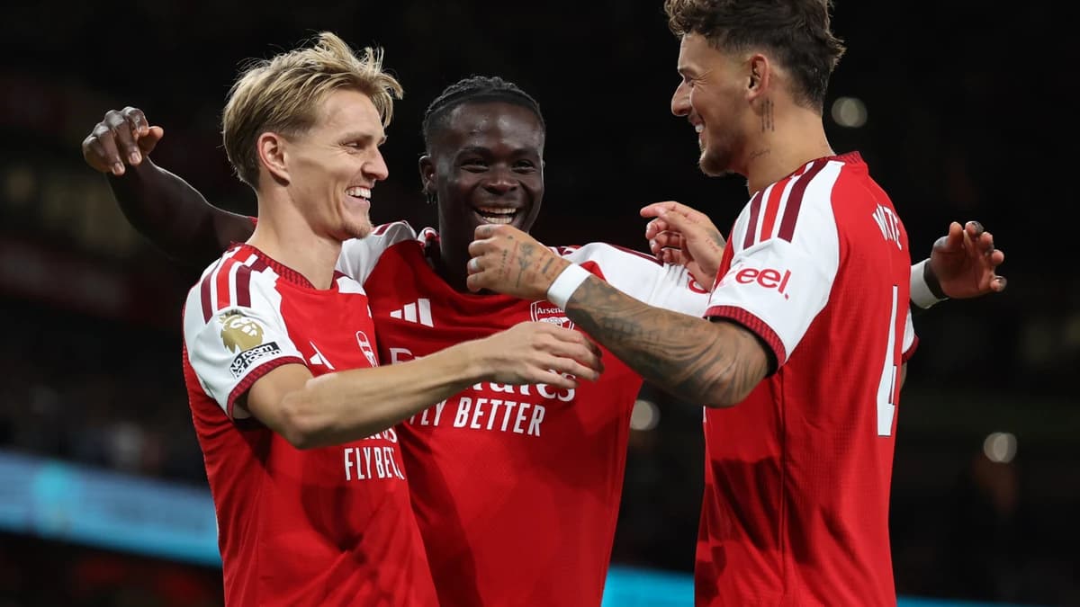 Bakayo Saka and Kai Havertz shine together as Arsenal open Premier League title defense with dominan