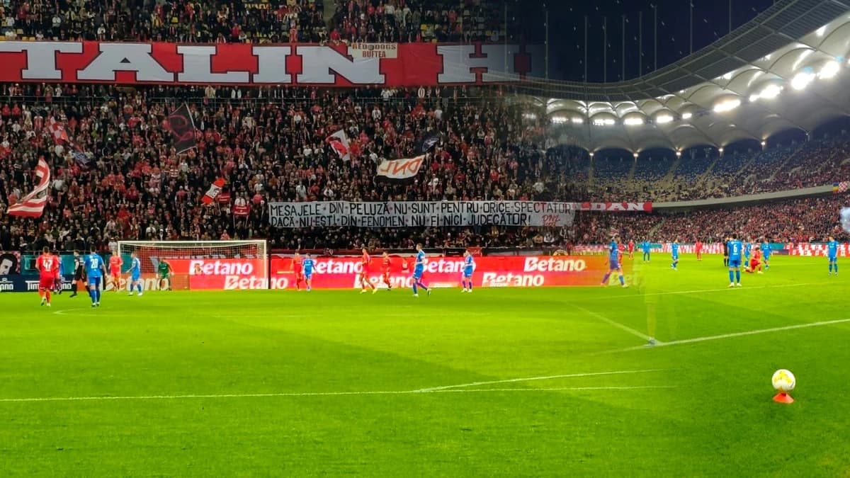Bannere explozive ale PCH la Dinamo – Universitatea Craiova. Cine a fost inamicul numărul 1: „Voi di