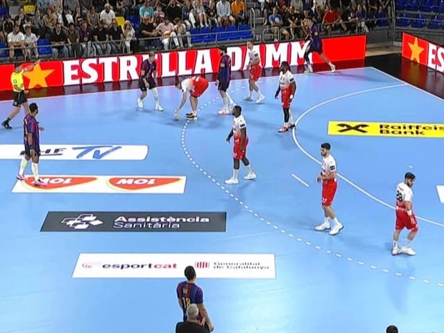 Barcelona - Dinamo 34-27. ”Dulăii” au ținut piept campioanei Europei doar o repriză, în EHF Champion