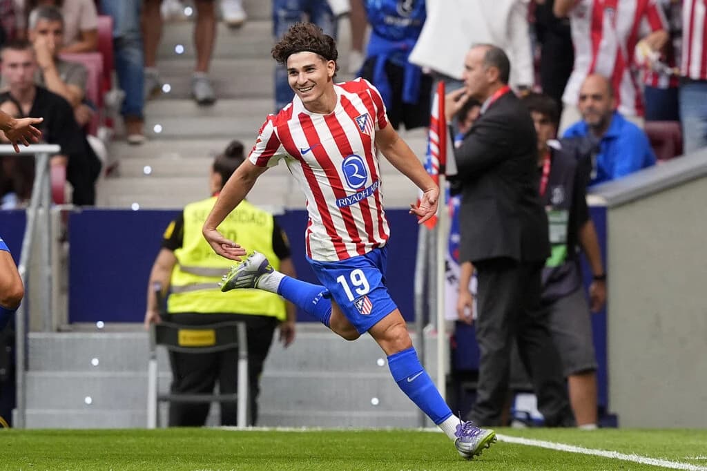Barcelona pregătește oferta pentru Julian Alvarez. Atletico cere 150 de milioane de euro