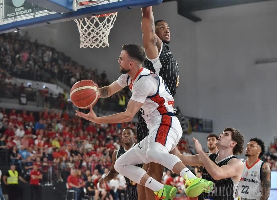 Baschet: CSM Oradea merge în continuare pe mâna lui Luca Năstruț