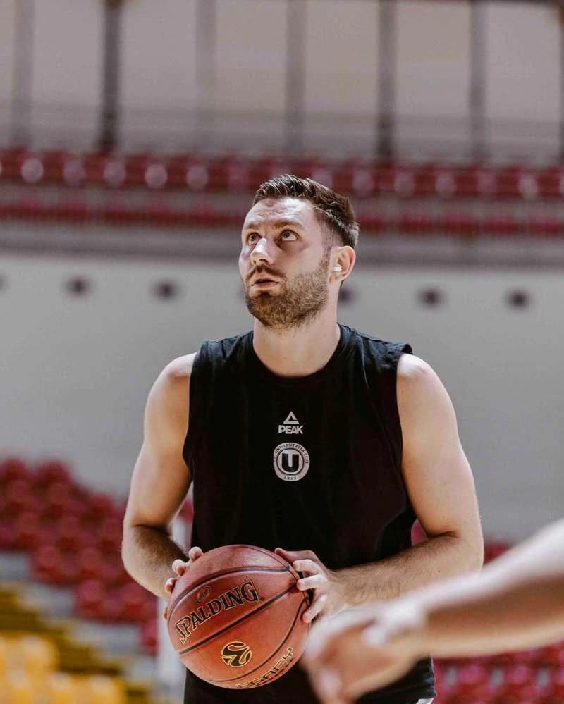 Baschet masculin: Campioana U BT Cluj, înfrângere drastică cu Maxima Roma în primul meci oficial al