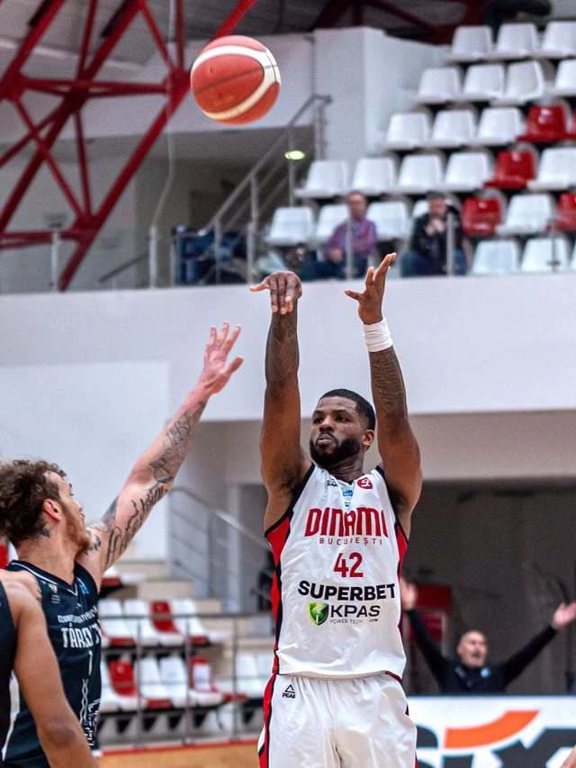 Baschet masculin: KB Peja – Dinamo Bucureşti, scor 96-58, în preliminariile FIBA Europe Cup