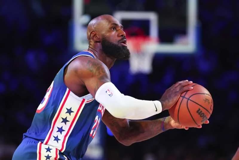 Baschet: NBA - LeBron James, la prima victorie pentru noua sa echipă la Philadelphia