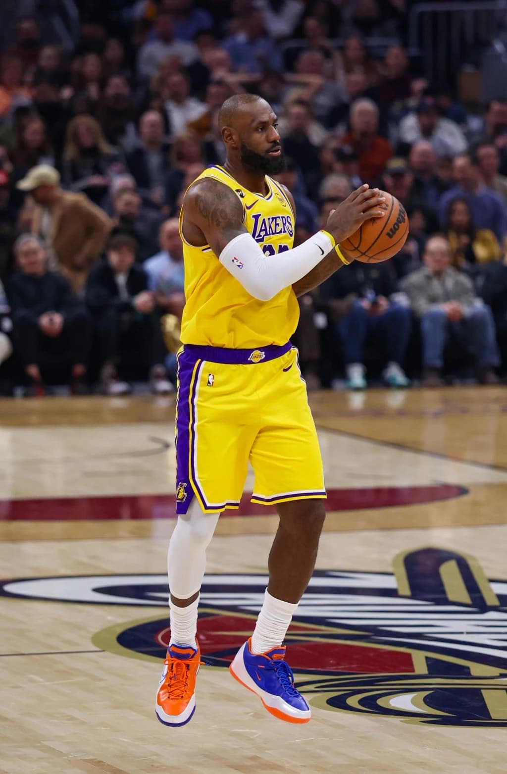 Basketball insider says Cavaliers have inside track on LeBron James