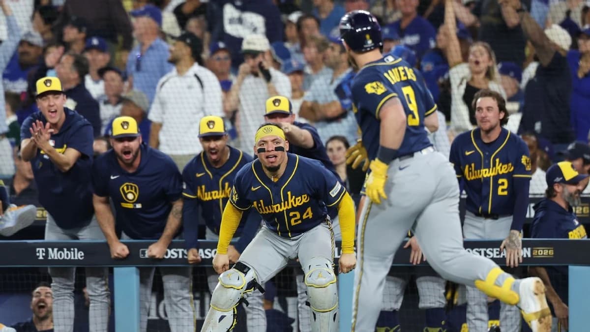 Bauers' epic HR rocks Dodgers, helps move Brewers one win from World Series