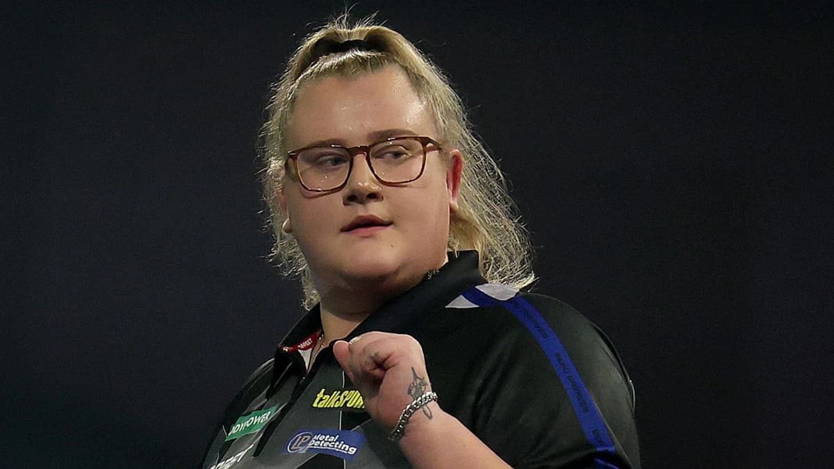 Beau Greaves makes history as first woman to claim PDC ranking title as she wins Players Championshi