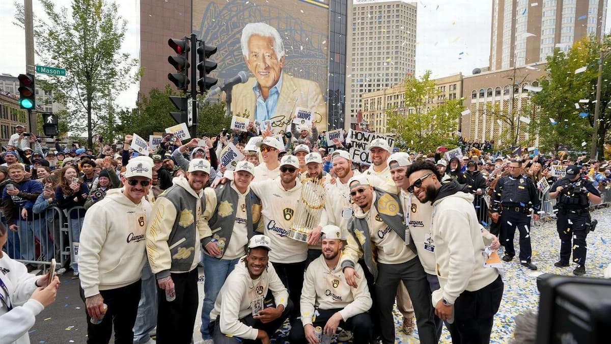 Beer-fueled Brewers take to streets, continue World Series party