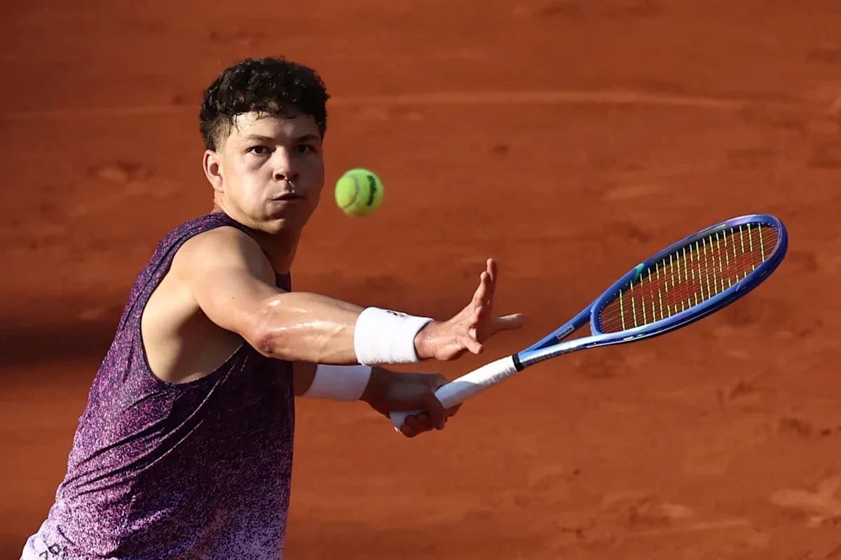 Ben Shelton cruises through French Open Round 1 in straight sets