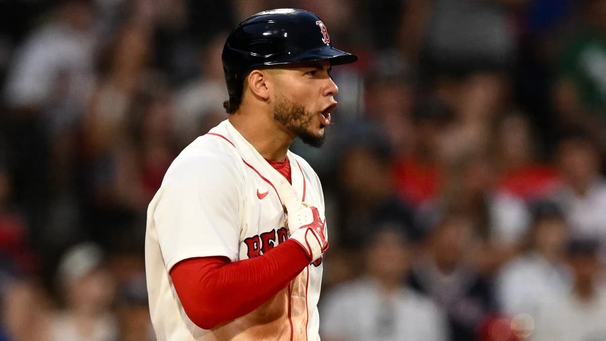 Benches clear in Red Sox vs. Nationals game as Willson Contreras charges mound, throws helmet at Cad