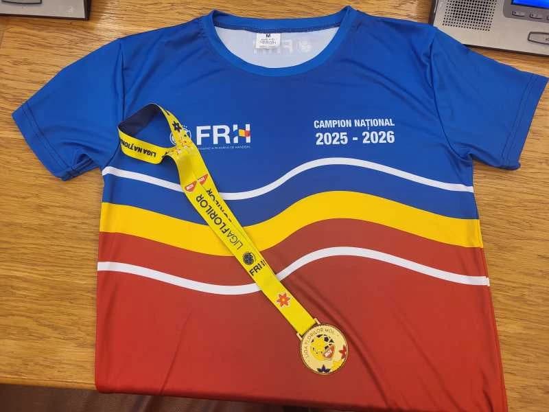 Bistrița-Năsăud: Consilierii județeni au primit tricouri și medalii de campioni naționali, după titl
