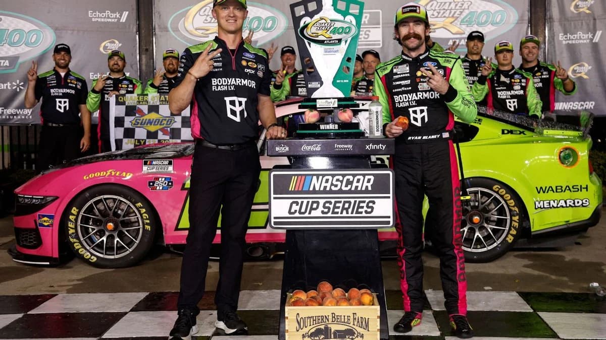 Blaney wins 3-wide battle on final lap in Atlanta